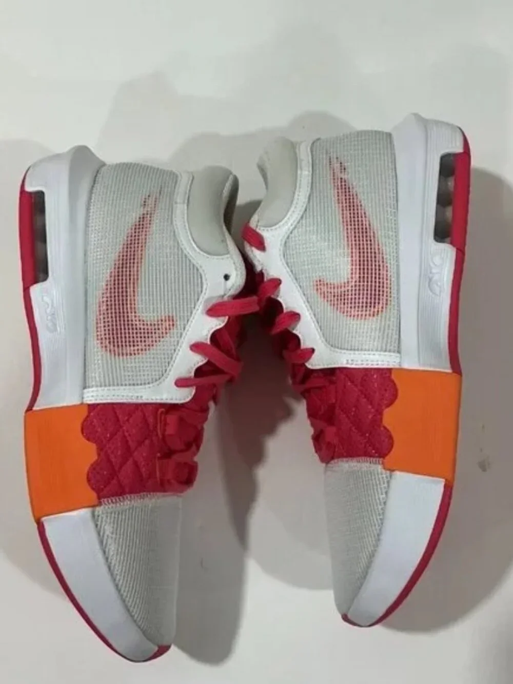 Nike LeBron Witness 8 Dunkin Donut Limited Edition Basketball Shoes Size 10.5
